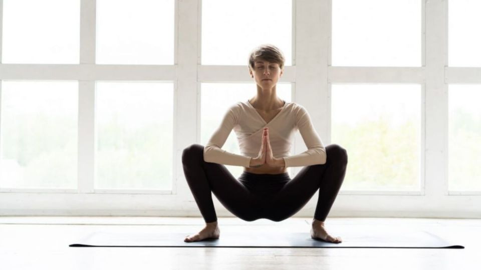 Con estas sencillas posturas de yoga te sentirás mejor de digestión