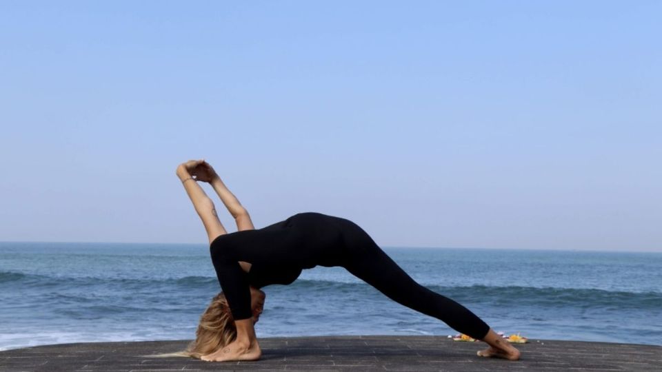 Las posturas de yoga para abrir los chakras