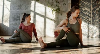 Yoga para hacer con mi hermana: 3 posturas perfectas para dos personas