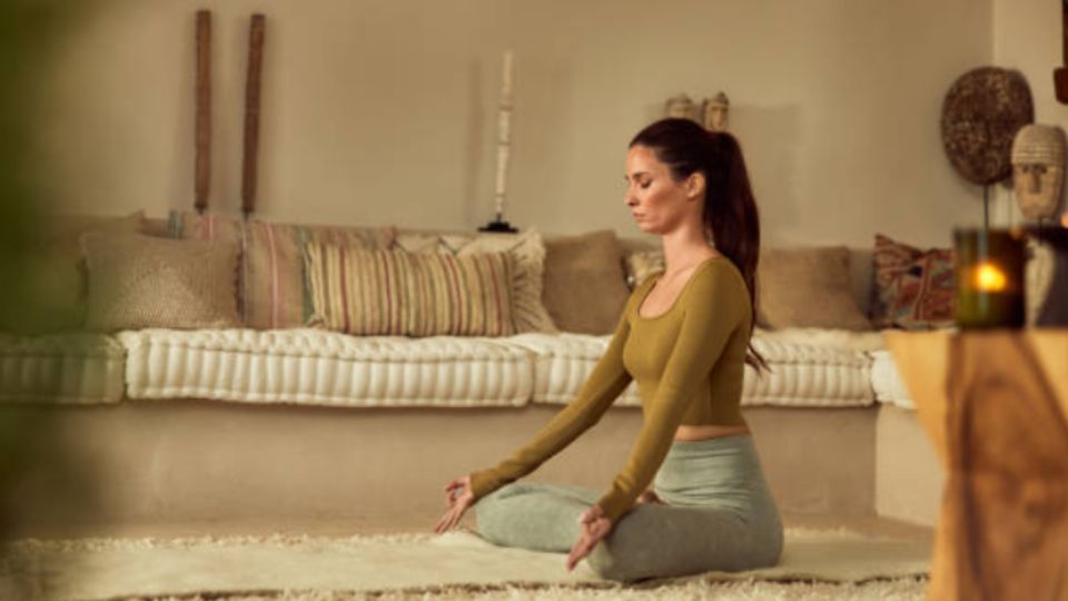 Con estas posturas de yoga mejorarás tu flexibilidad